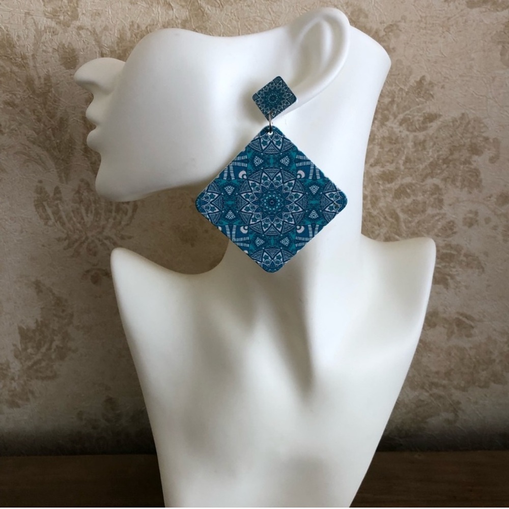 BNWT fashion square statement earrings